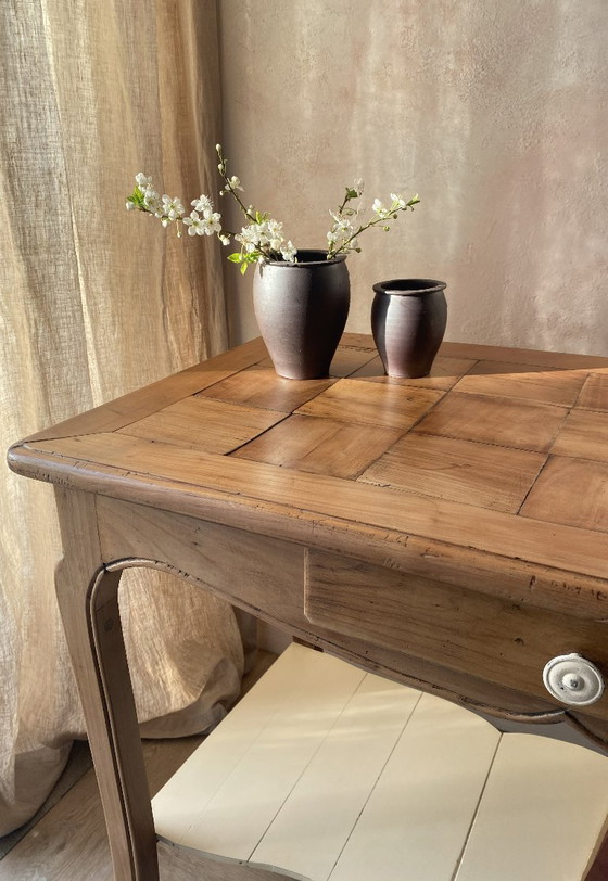 Image 1 of Consola rústica antigua estilo Luis XV en madera maciza de cerezo: elegante estilo campestre.