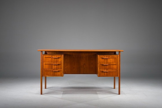 Image 1 of Scrivania Boomerang in teak danese di IMHA Mobelfabrik