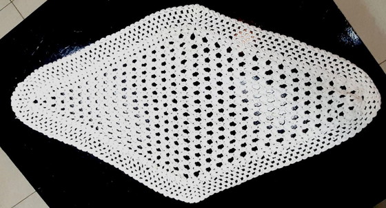 Image 1 of Tovaglia vintage piccola all'uncinetto fatta a mano 30 x 21 cm