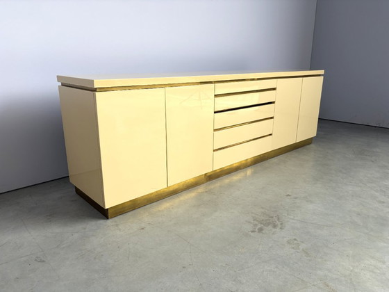 Buffet bas en laiton et laque par Jean Claude Mahey, années 1970 – Bois (photo 5 of 8)