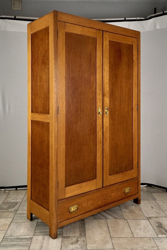 Image 1 of Armoire en bois vintage, années 1930, Tchécoslovaquie