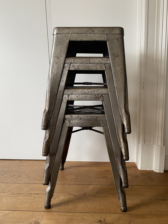 Image 1 of Tabourets Tolix vintage d'origine