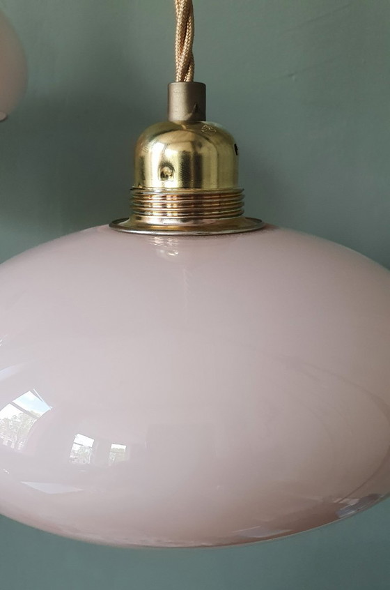 Image 1 of Set di 2 lampade a sospensione Art Deco vintage in opalino rosa pastello