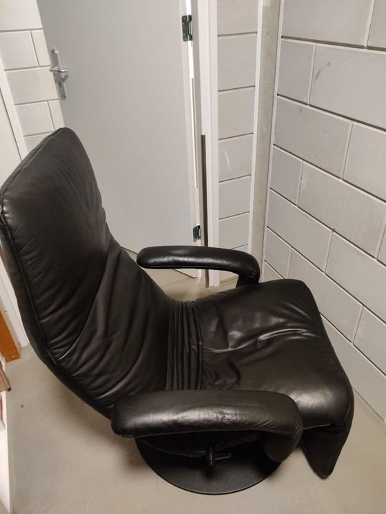 Image 1 of Poltrona reclinabile regolabile Jori, pelle nera