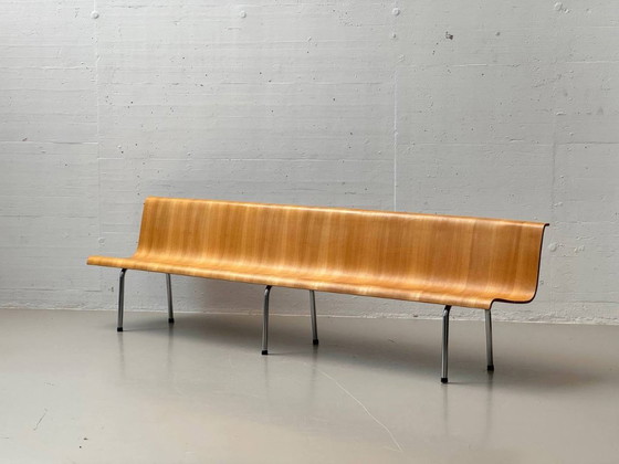 Banc en hêtre moulé stratifié avec piètement en tube d'acier, années 1960 – &Tradition, Wood (photo 4 of 18)