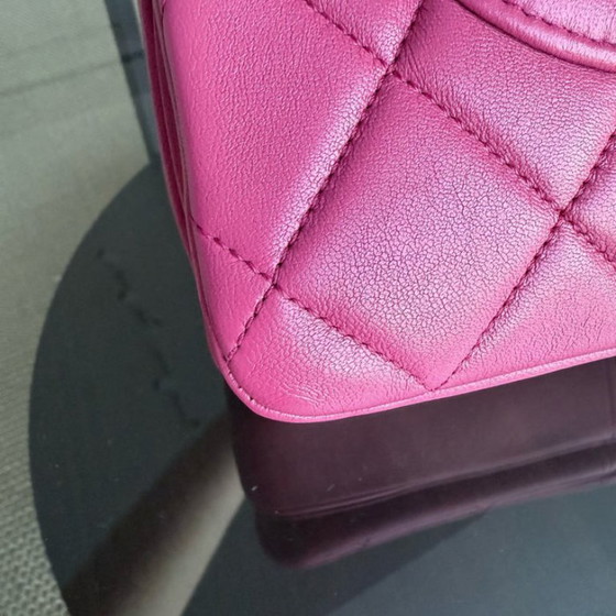 Image 1 of Borsa Chanel Trendy CC piccola - Pelle di agnello trapuntata rosa acceso con finiture dorate, serie 26