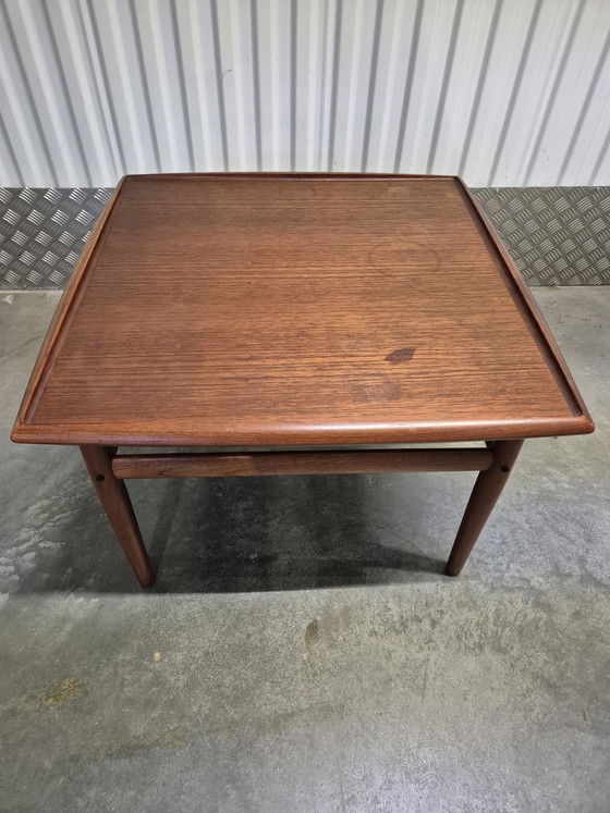 Image 1 of Table basse design danois Grete Jalk