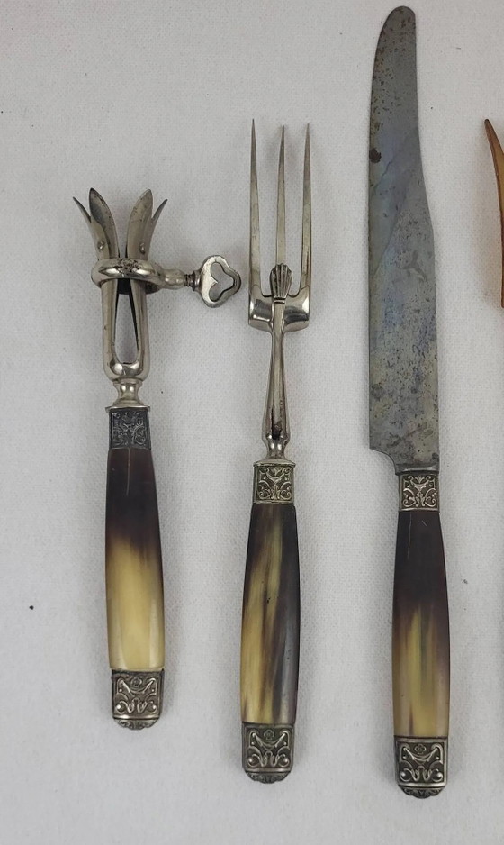 Art Deco serving cutlery with horn handle – Cutlery Sets, polished steel, Metal (photo 6 of 9)