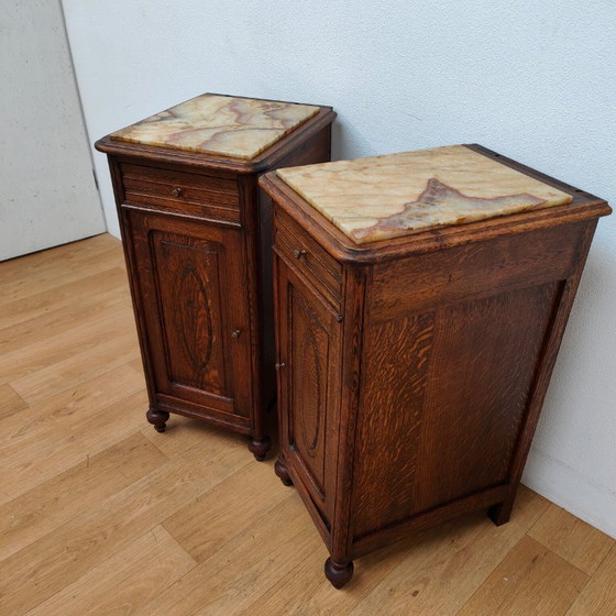 Image 1 of Set di comodini antichi vintage con piano in marmo