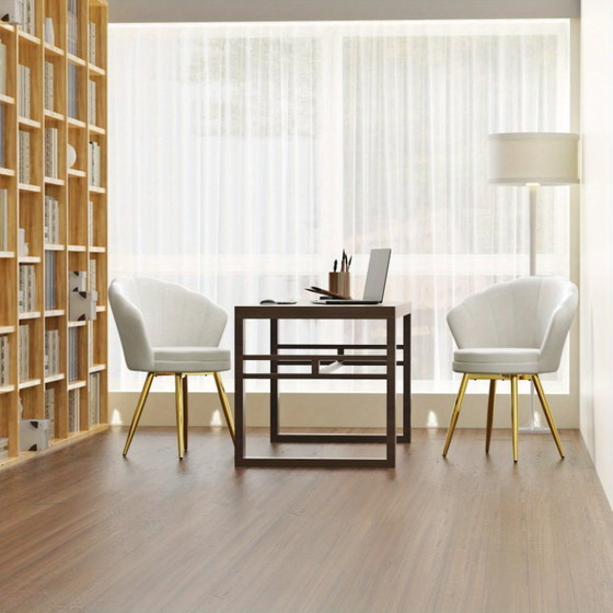 Image 1 of Elegante poltrona Swan in velluto con gambe in metallo dorato