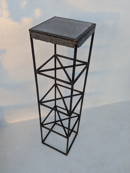 Table d'exposition - Style brutaliste - Mobilier sculptural