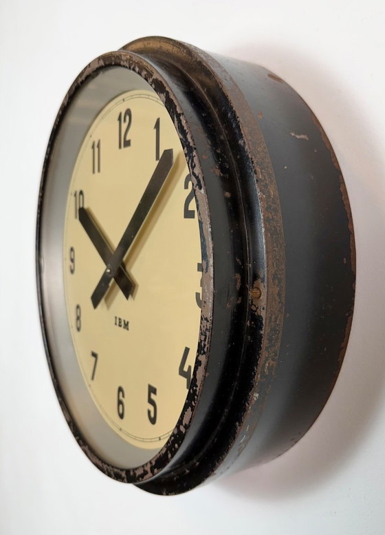 Orologio da parete industriale nero di fabbrica IBM, anni '50 – Vetro, Ferro (photo 4 of 18)