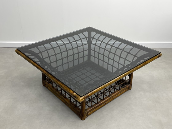 Image 1 of Table basse vintage en bambou avec plateau en verre