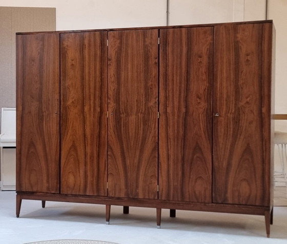 Image 1 of guardaroba di metà secolo