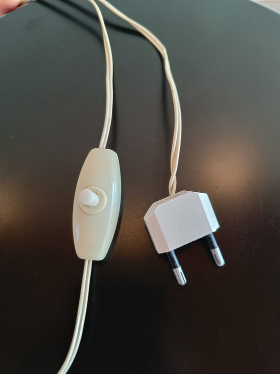 Image 1 of Lámpara de mesa pequeña italiana de mediados de siglo, minilámpara de metal rojo, años 50-60.