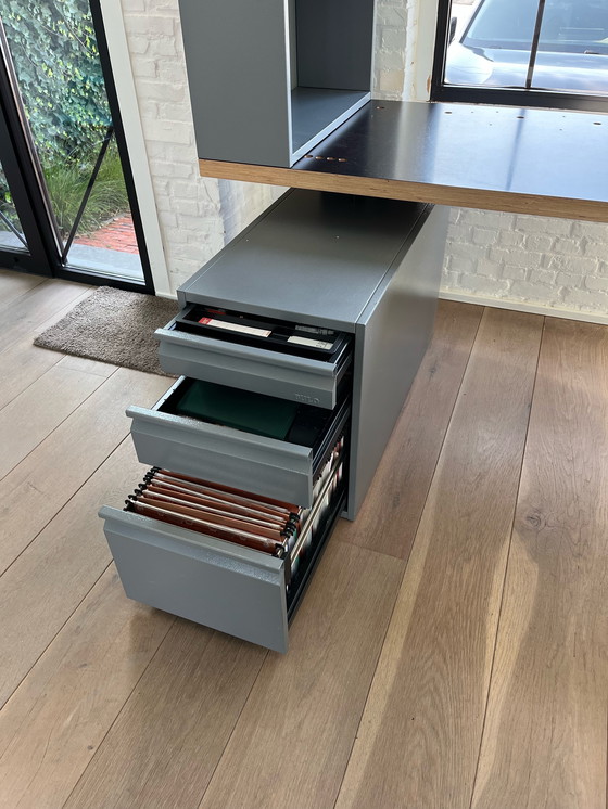 Image 1 of Normaler Schreibtisch Jean Nouvel