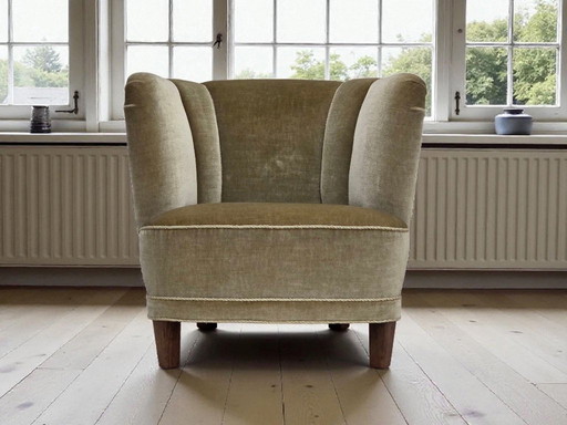 Poltrona danese degli anni '70, velluto verde originale, legno di quercia.