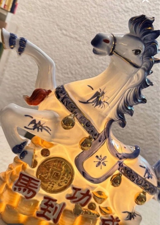 Image 1 of Vintage Chinese porcelain lamp