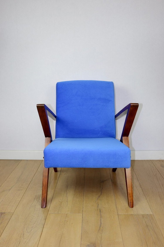 Image 1 of Fauteuil vintage style loft en velours bleuet Jade - rénovation de fauteuil