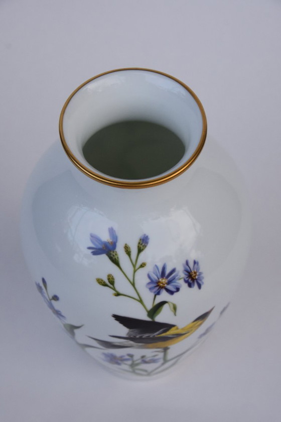 Image 1 of Franklin Mint vase: Goldfinch in Autumn