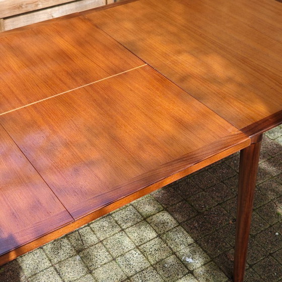 Image 1 of Vintage extendable dining table