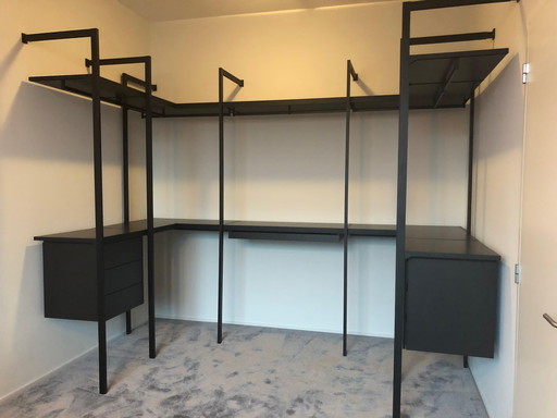 Porro Walk-in wardrobe, upright black, shelves melamine carbon fiber