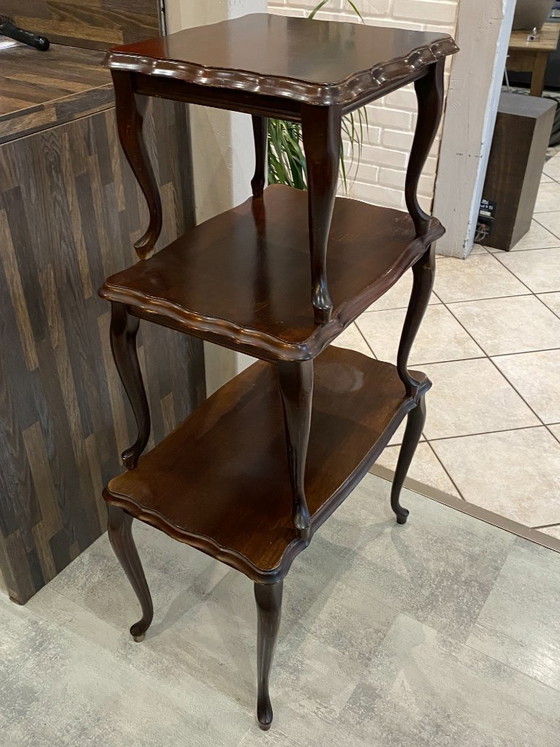 Image 1 of Ensemble de 3 tables basses gigognes rustiques style Louis XV 1950