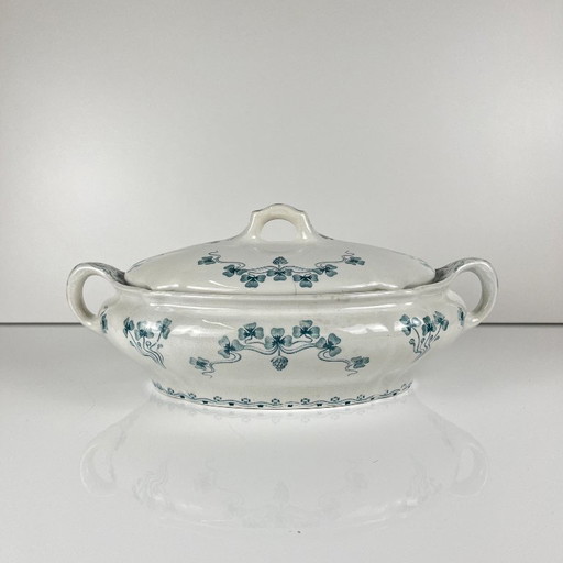Plato de verduras Villeroy & Boch, modelo "Trèfle - Klee", azul, 1890-1900