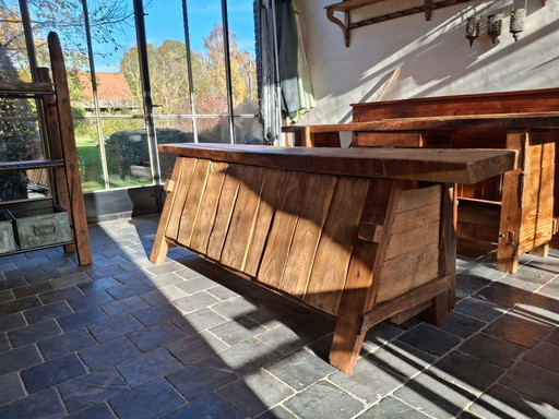 Very nice old workbench