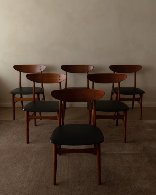 Set van 6 Deense eetkamerstoelen uit het midden van de 20e eeuw · Teak & Zwart Skai