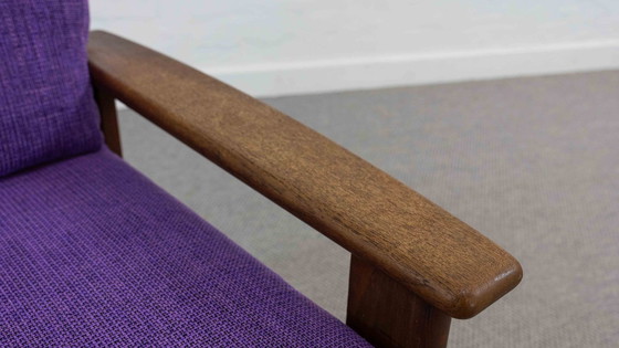 Image 1 of Set van 2 scandinavische fauteuils in teak met paarse bekleding