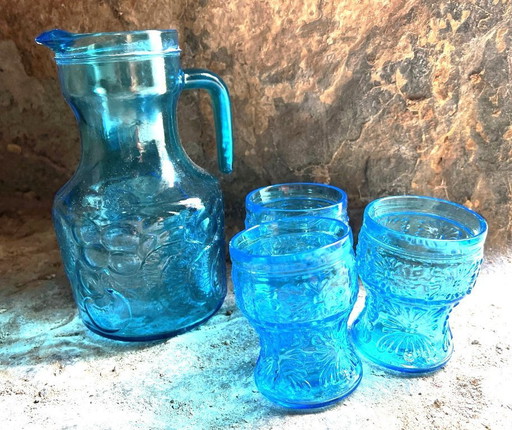 Vintage Fidenza Vetraria Italy pitcher and 3 blue glasses, 1950s