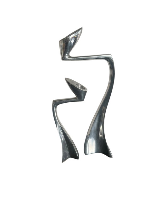 Set van twee Arclumis Swan kandelaars Matthew Hilton Londen aluminio