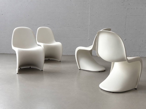 4 Sedie Panton originali Vitra di Verner Panton – Bianco, Produzione 2008 – Sedie da camera, Plastic, Vintage (photo 5 of 14)