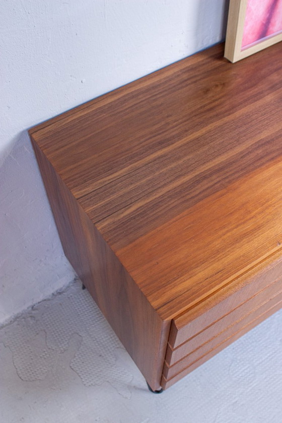 Image 1 of Cassettiera/credenza vintage in teak, stile danese, metà del secolo scorso, anni '60.