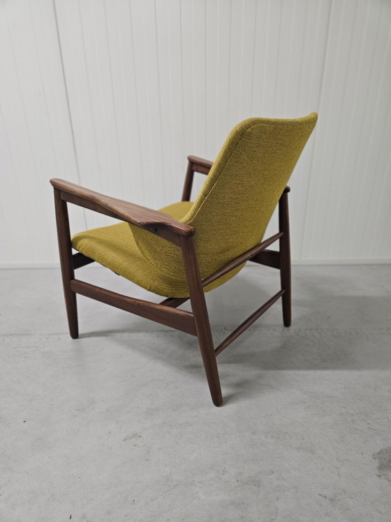 Stunning Armchair by renowned Danish designer Ib Kofod-Larsen, Pastoe, Textile, Wood, Brown (photo 5 of 10)