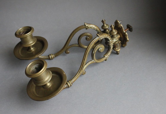 Image 1 of Candelabro a forma di pianoforte in stile Art Nouveau, a 2 bracci, in ottone massiccio.