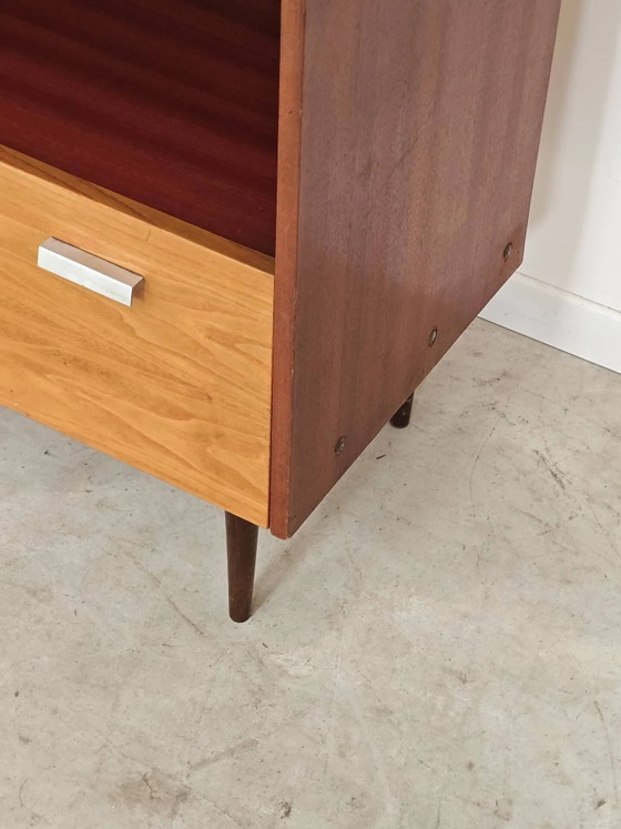 Piccola credenza in legno degli anni '70. – Armadi contenitori, Wood, Vintage (photo 14 of 18)