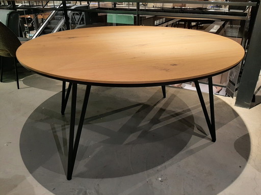 Vik dining table - Ø150cm - natural