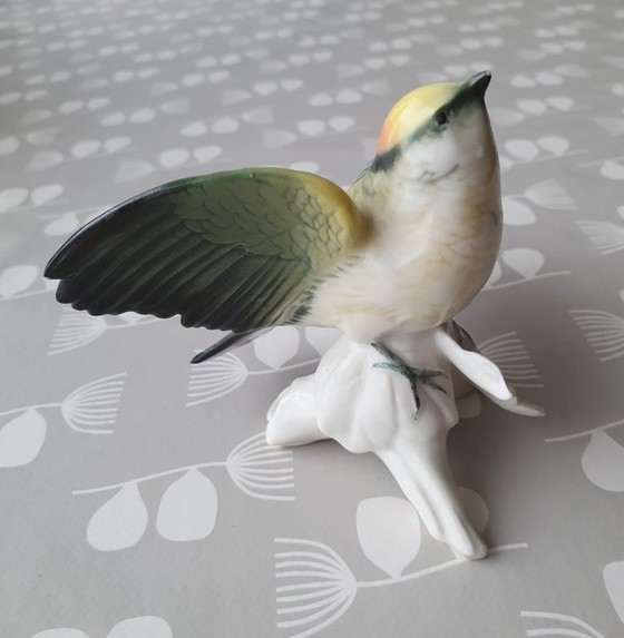 Image 1 of Oiseau en porcelaine de Karl Ens - mésange charbonnière - années 1920 - état impeccable