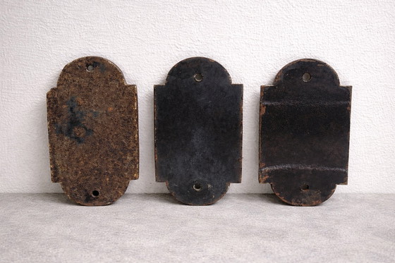 Image 1 of Set van 3 vintage Belgische blauwe emaille industriële borden – jaren 50 loftdecoratie