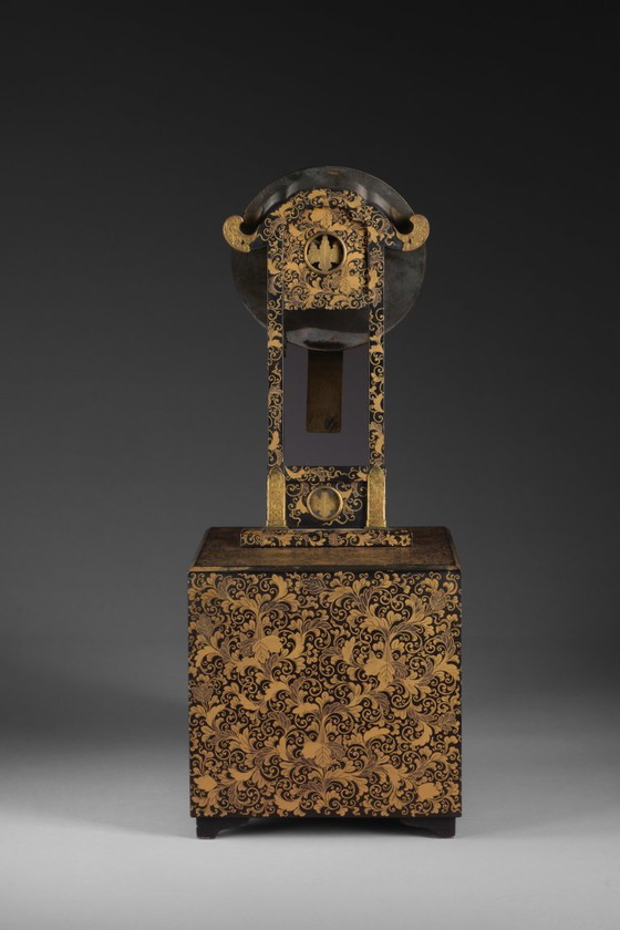 Image 1 of Élégante coiffeuse japonaise antique