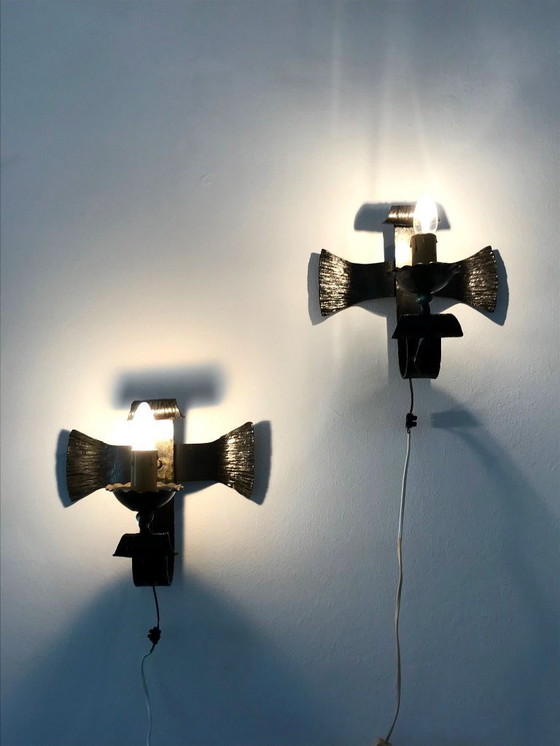 Image 1 of 2 brutalistische Wandleuchten aus Schmiedeeisen 70er Jahre