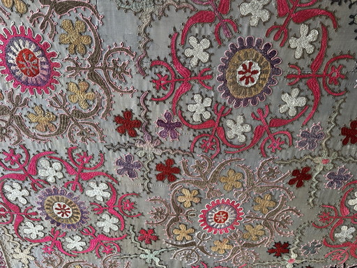 Tapiz Suzani antiguo de Uzbekistán