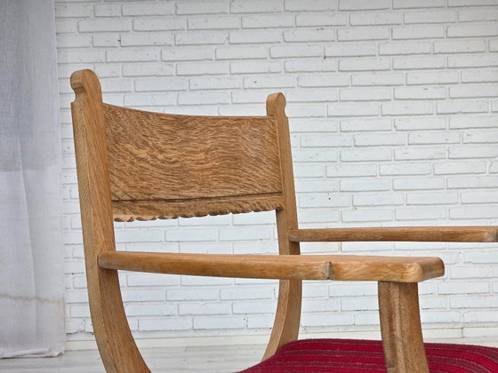 Image 1 of 1970, fauteuil danois, laine d'ameublement rouge d'origine, bois de chêne massif.