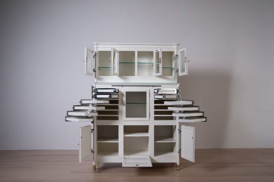 Mobile per strumenti dentali tedesco di Arnold Biber, Pforzheim, circa 1920, Vetrine, Legno, Bianco (foto 3 di 19)