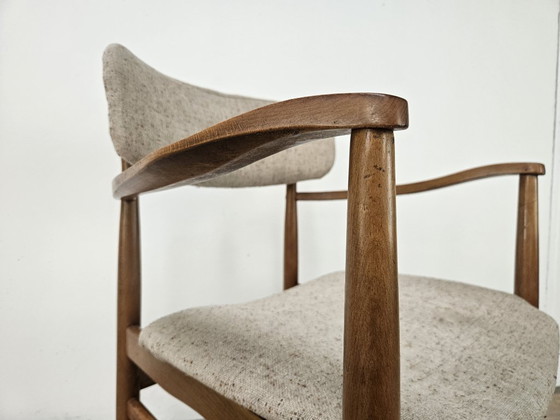 Image 1 of Zweedse fauteuil van hout en stof