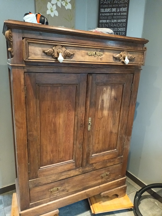 Image 1 of 💥Verfügbar 💥Antiker Kleiderschrank aus Naturholz, einzigartiges, restauriertes Stück