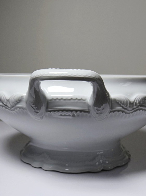 Image 1 of Plato hondo/de verduras de porcelana blanca fina de Limoges, atribuido a Barnardaud, de época.