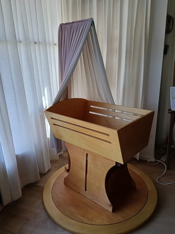 Image 1 of Zonnewijzer wieg
